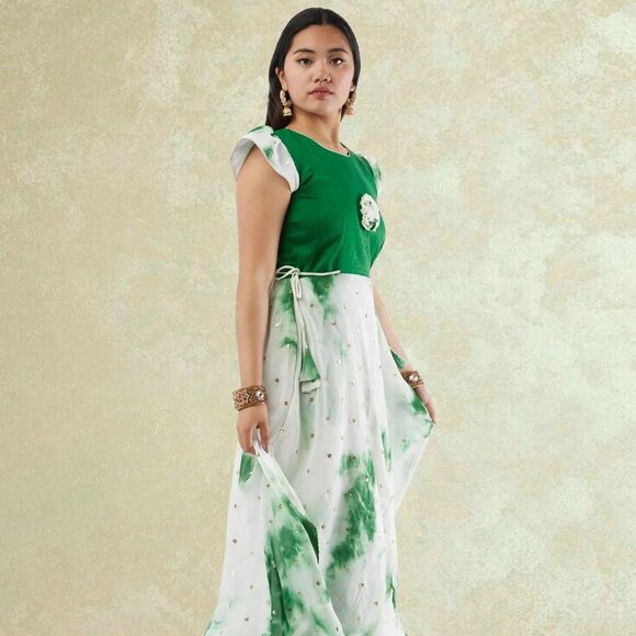 EthnoChic White and Green Shibori Layered Dress | Muvvas Boutique - Picture 3 of 5